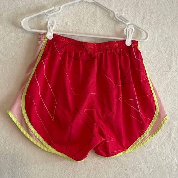 Nike Women's DriFit  Running/athletic Shorts Retro Style SIZE M - Picture 3 of 9